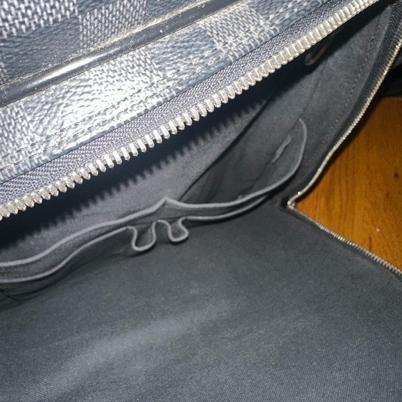 Louis Vuitton authentic book bag - Picture 5 of 5
